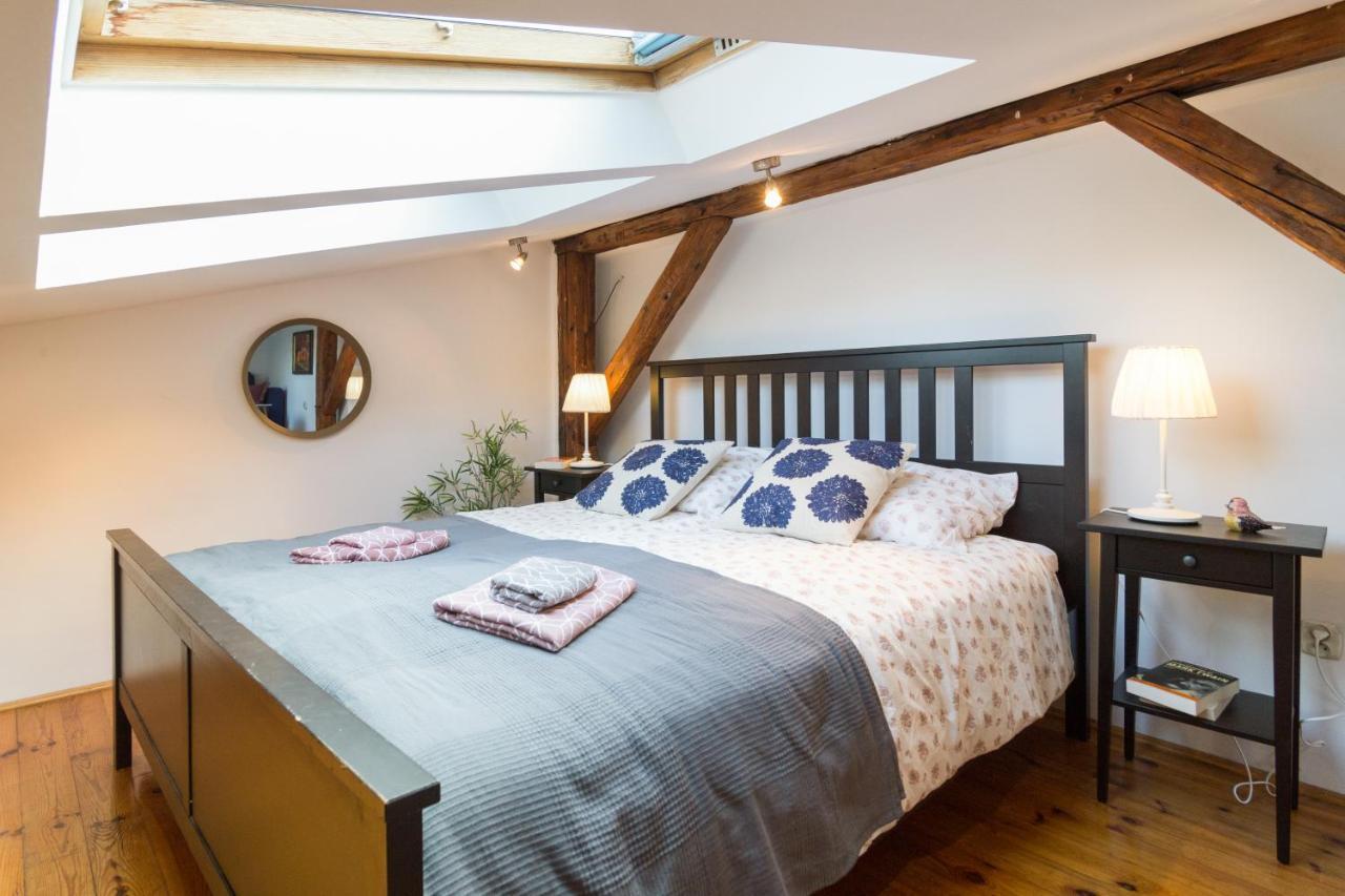 Apartment Lovers Nest *